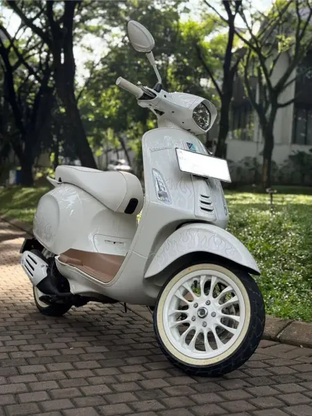 Vespa Justin Beiber 1