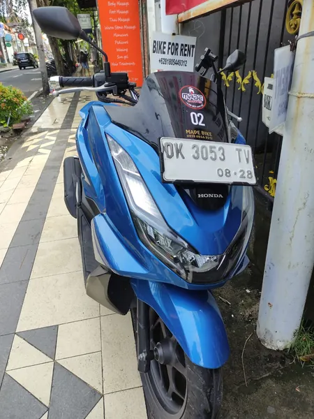 RENTAL SCOOTER PCX 160CC 1